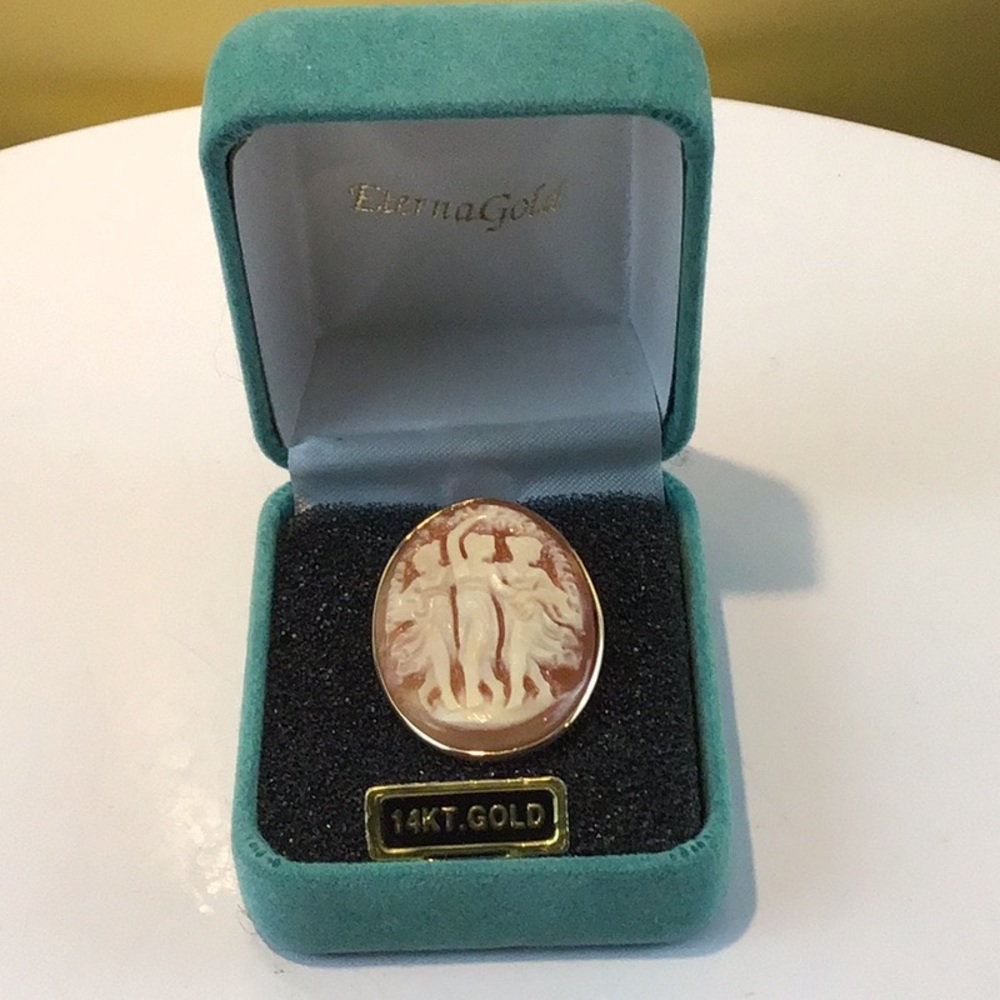 14K GOLD HAND CARVED SHELL BROOCH/PENDANT